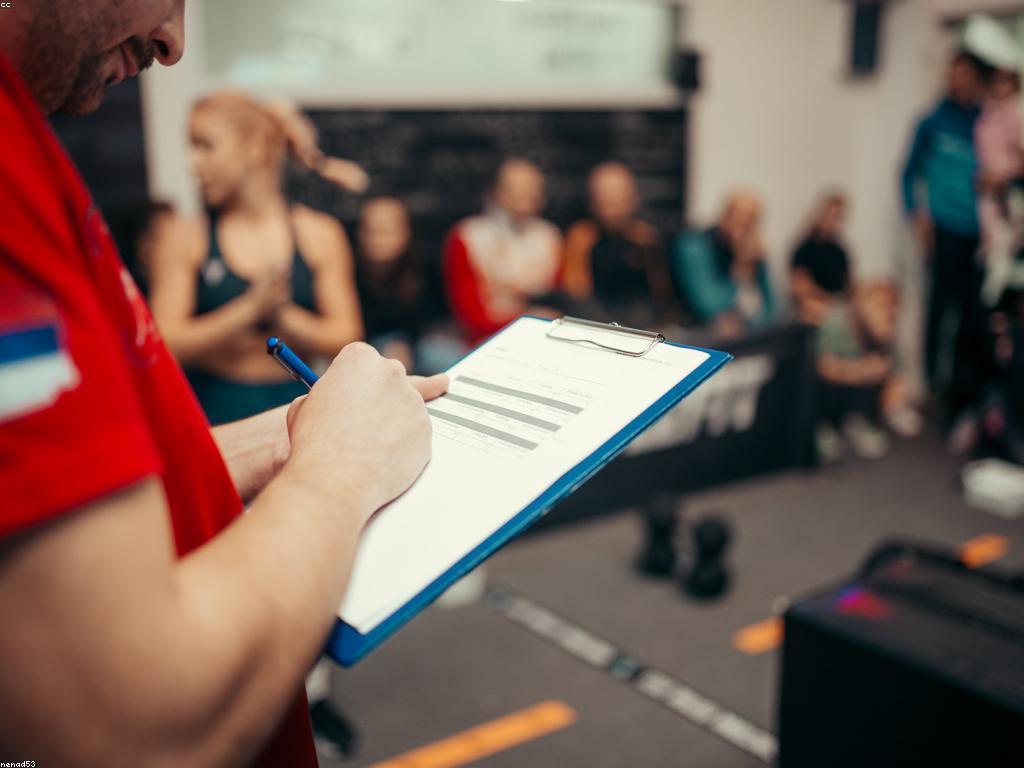 យុទ្ធសាស្រ្តការប្រកួត: វិធីអភិវឌ្ឍន៍តុល្យភាពនិងភាពជោគជ័យ