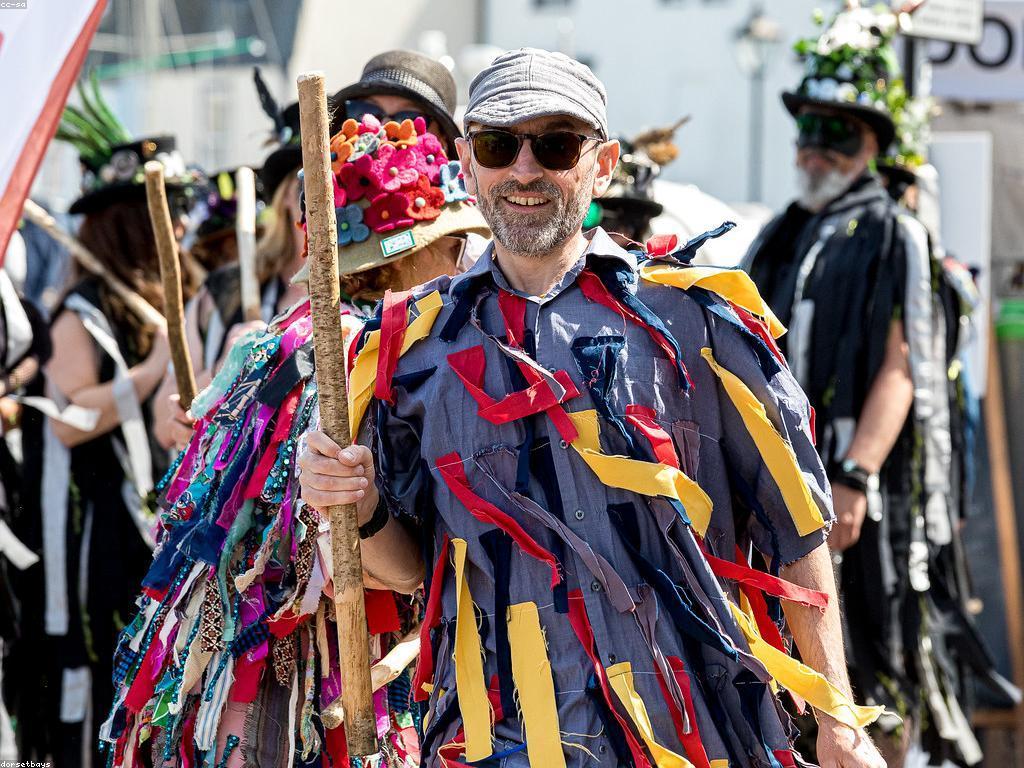 សូមមើលម្ហូបខ្មែរសំរាប់អ្នកសំណួរ